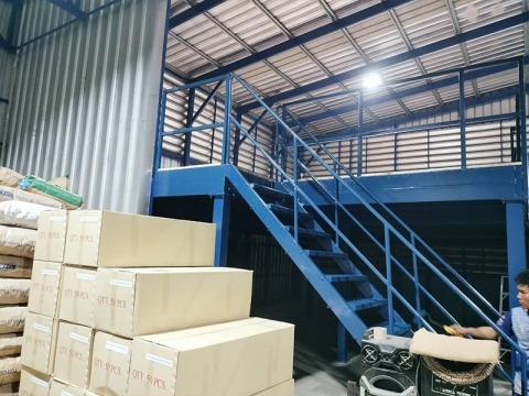 รับทำชั้นลอยน็อคดาวน์เหล็ก Mezzanine Floor ราคาพิเศษ