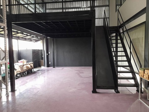 บริการออกแบบพร้อมติดตั้งชั้นลอยน็อคดาวน์ รับน้ำหนักมากๆ